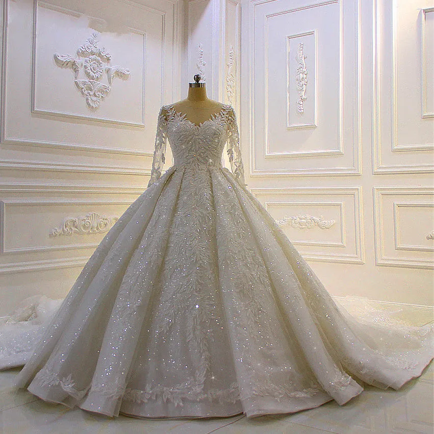 Luxury Long Ball Gown Lace Appliques Wedding Dress with Sleeves