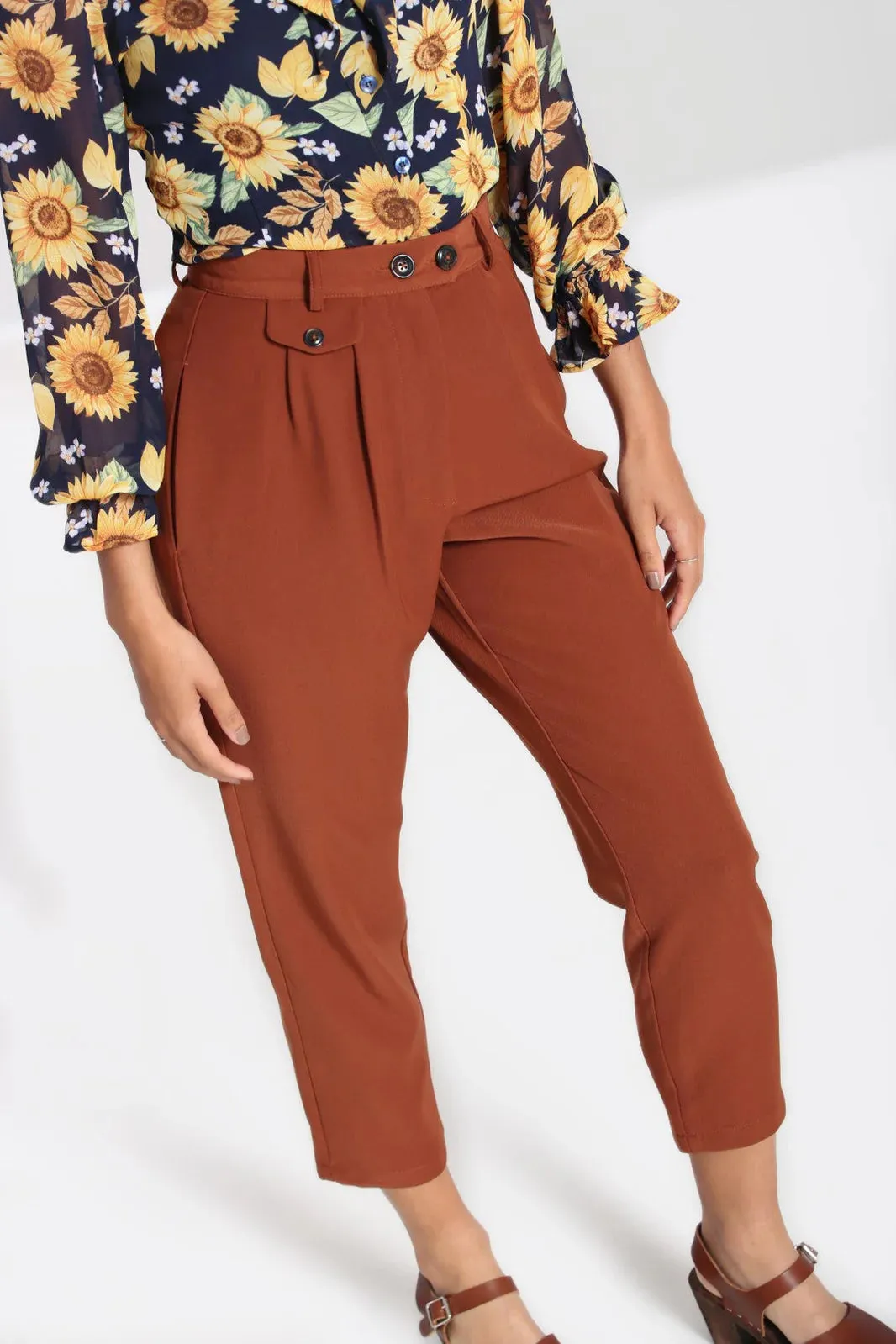 Ravenwood Cropped Trousers in Brown