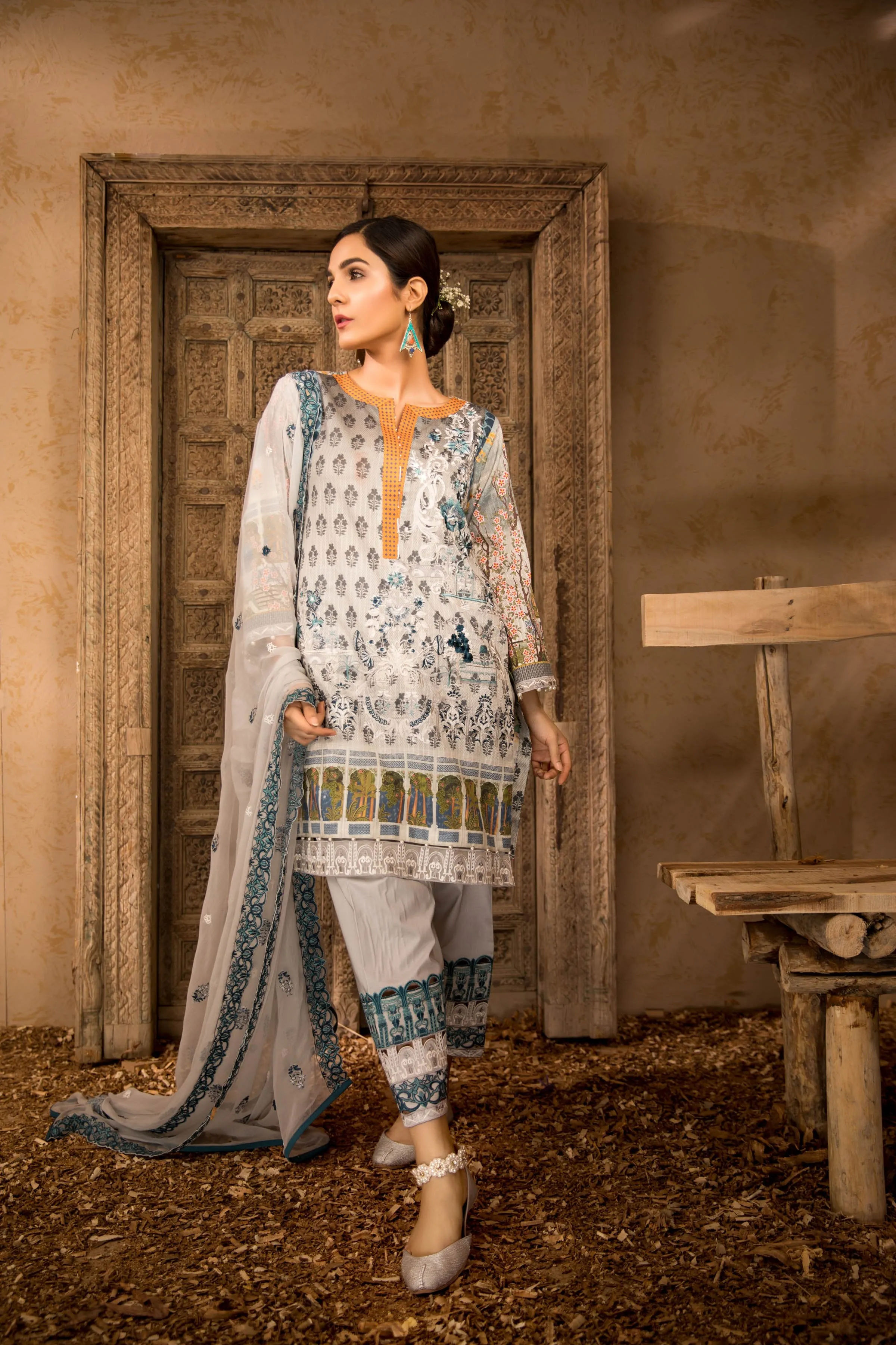 Sapphire Naqsh Dar Lawn Eid Collection Vol-V – Badal Mahal B